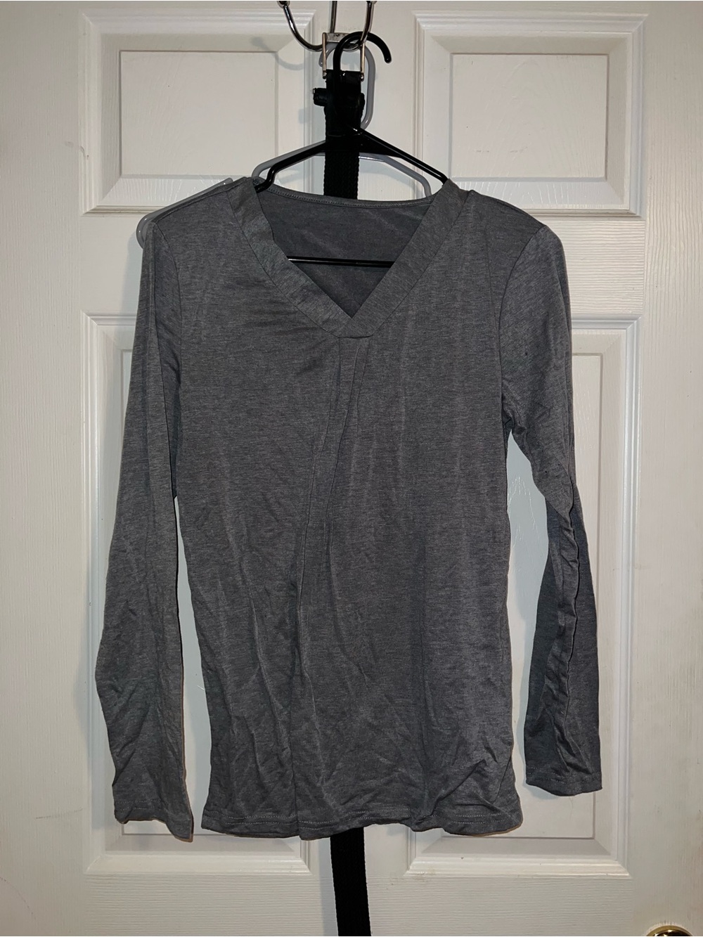 Gray V-Neck Long Sleeve Tee - Unbranded